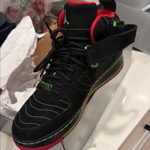 Nike Black and Red Men's Sneakers with Green Accents